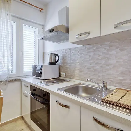 Apartman Gazic, No 2 *