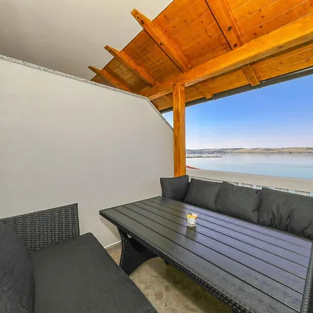 Apartman Gazic, No 2 *