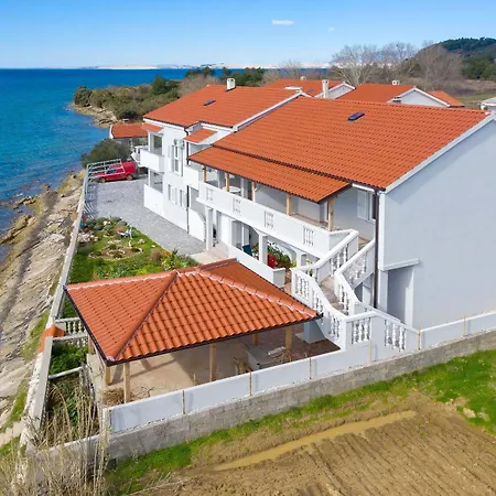 Gazic, No 2 Apartmán *