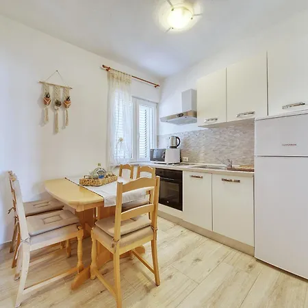 דירה Gazic, No 2 *