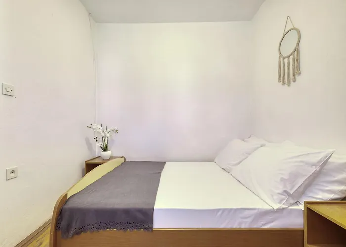 Gazic, No 2 דירה *