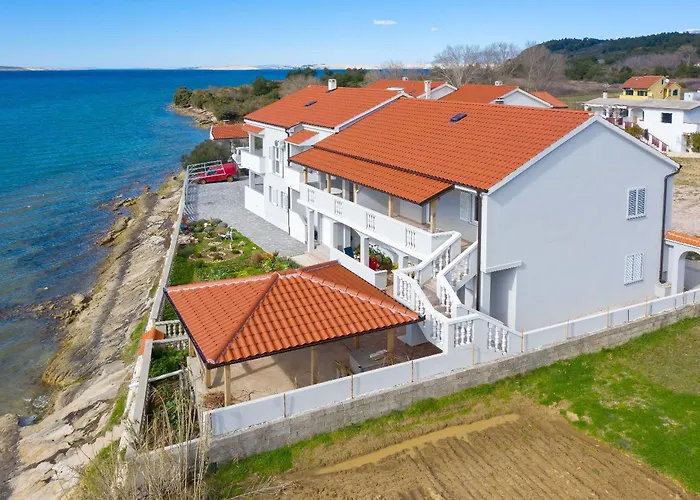 Gazic, No 2 דירה *