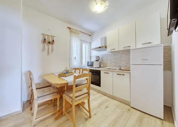 דירה Gazic, No 2 *