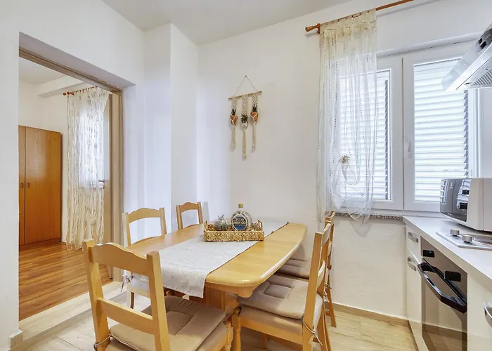 Gazic, No 2 דירה