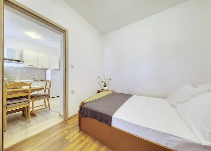 Gazic, No 2 דירה *