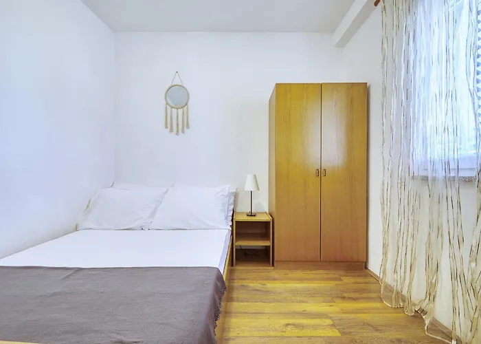 דירה Gazic, No 2 *